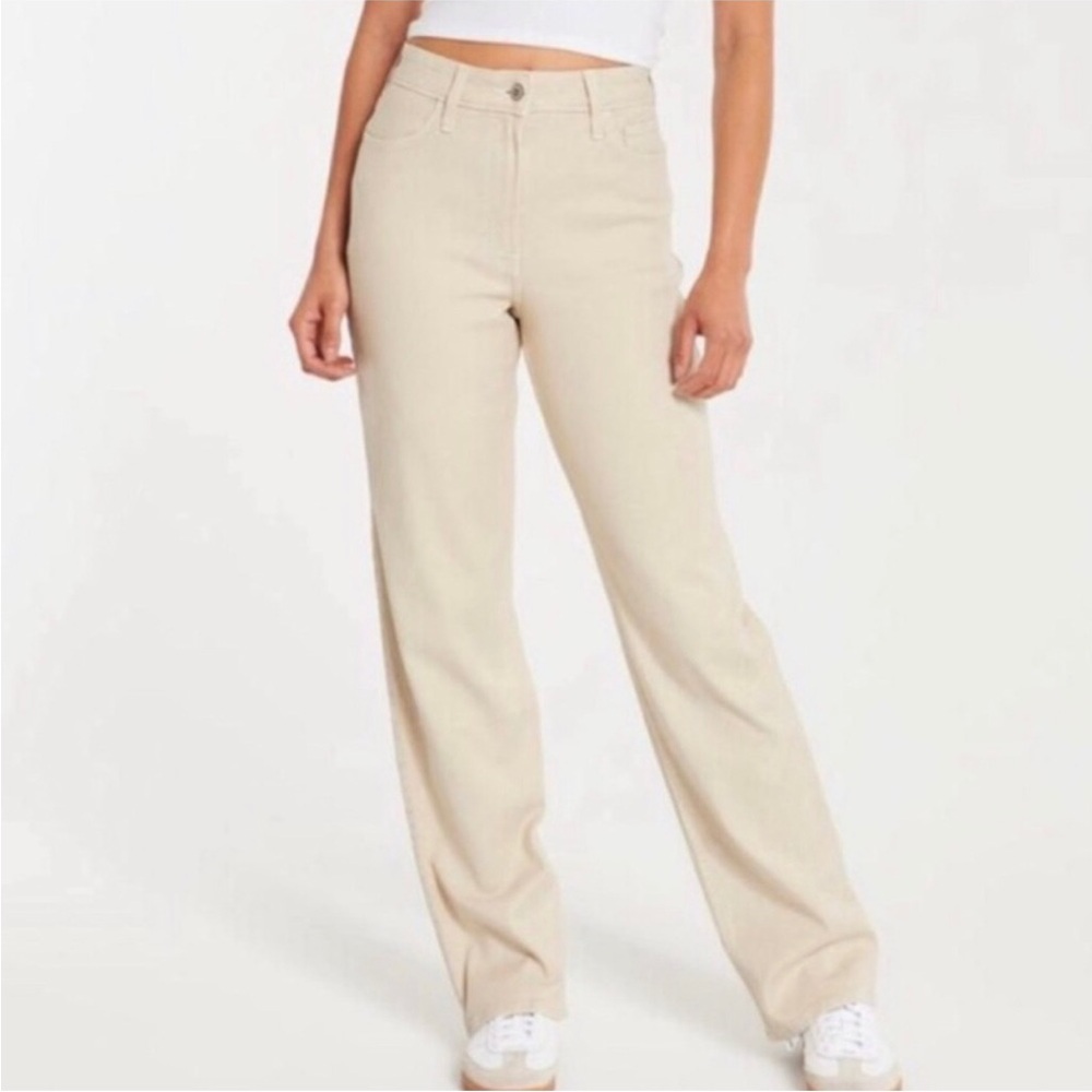 Hollister - Ultra High Rise Dad Jeans